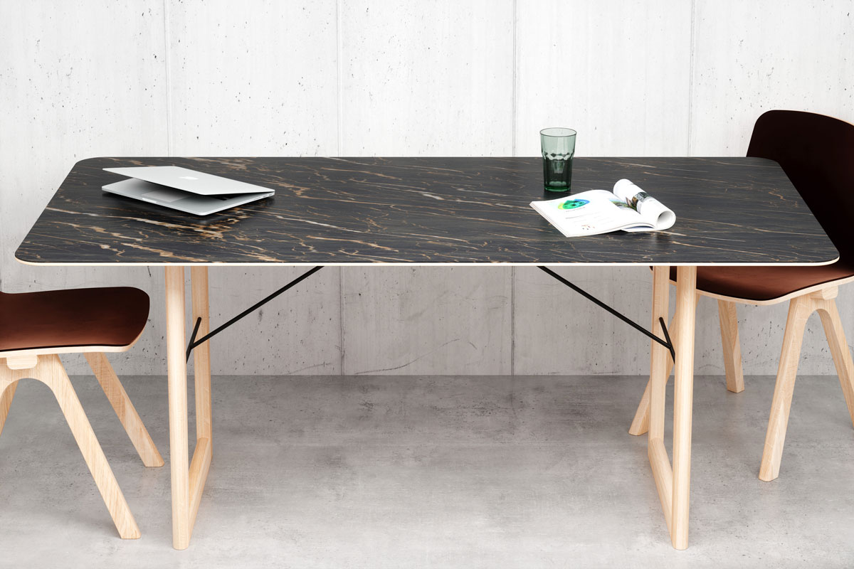 Table CLOE top céramique effet marbre noir